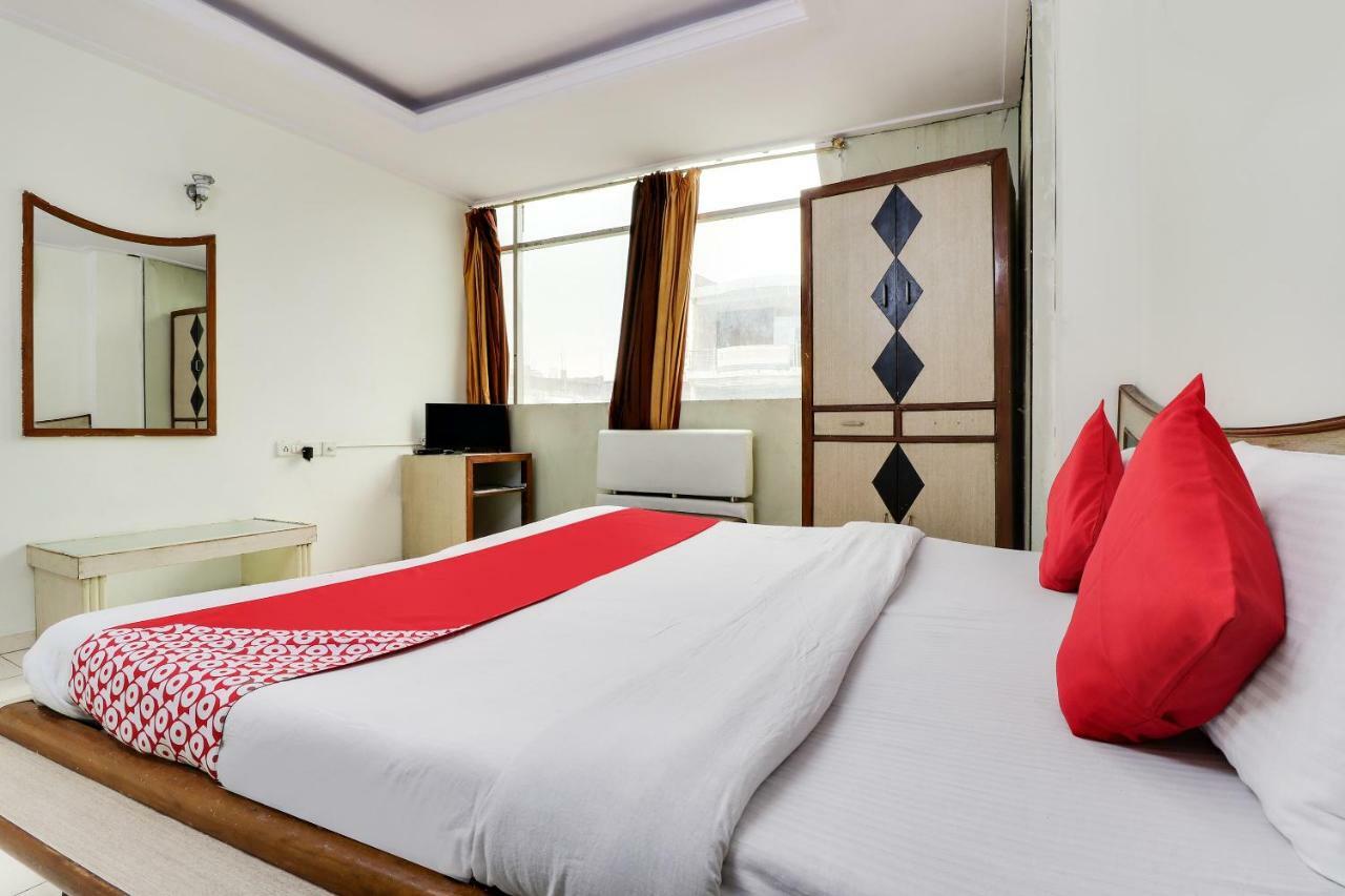 Oyo 45398 Kunal Hotel Etawah Ngoại thất bức ảnh