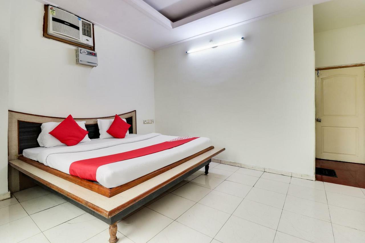 Oyo 45398 Kunal Hotel Etawah Ngoại thất bức ảnh