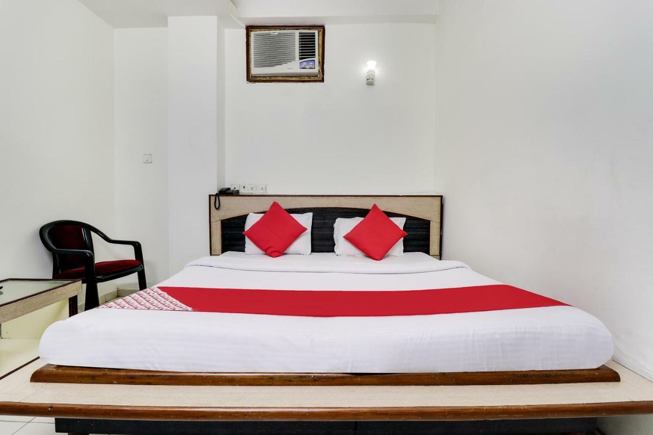 Oyo 45398 Kunal Hotel Etawah Ngoại thất bức ảnh