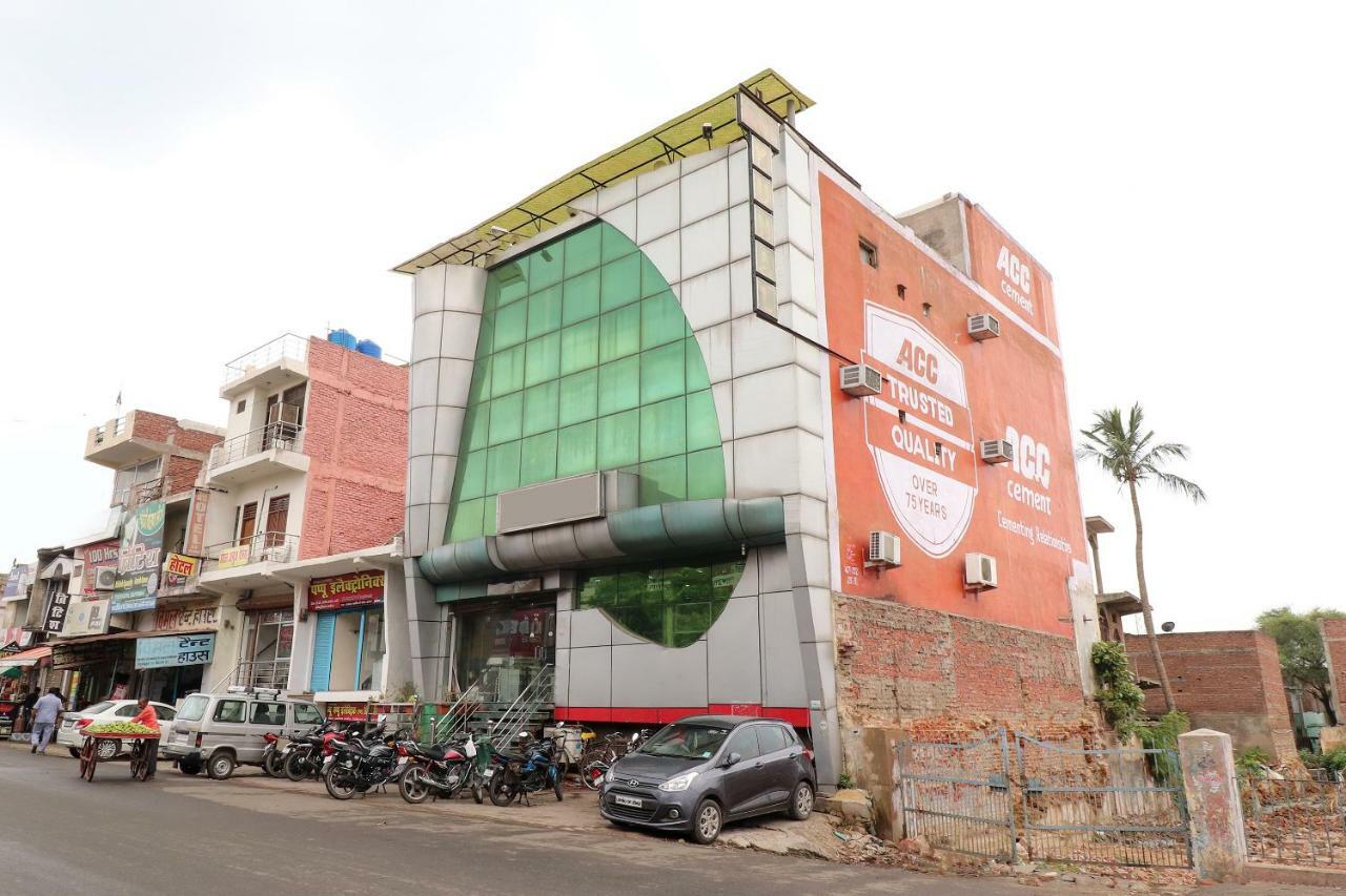 Oyo 45398 Kunal Hotel Etawah Ngoại thất bức ảnh